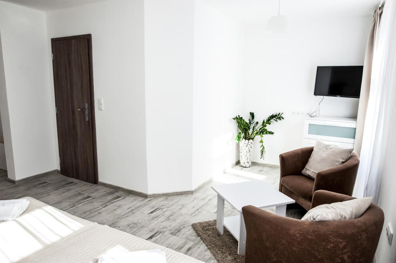Rezidence Cerny Medved Hotel ซนอยโม ภายนอก รูปภาพ