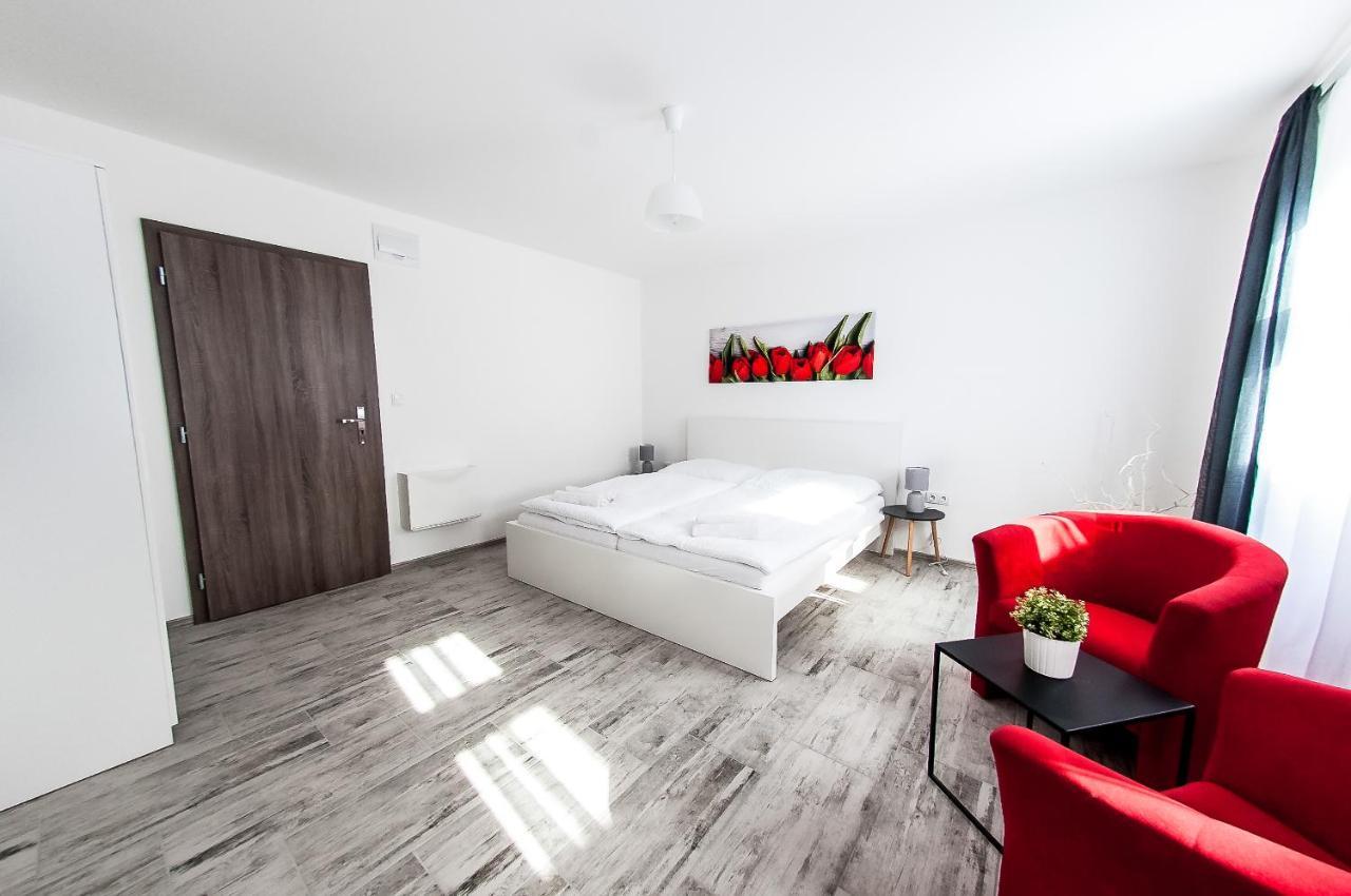 Rezidence Cerny Medved Hotel ซนอยโม ภายนอก รูปภาพ