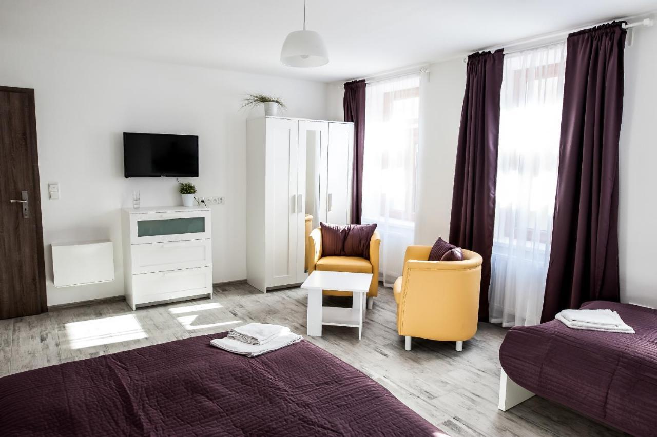Rezidence Cerny Medved Hotel ซนอยโม ภายนอก รูปภาพ