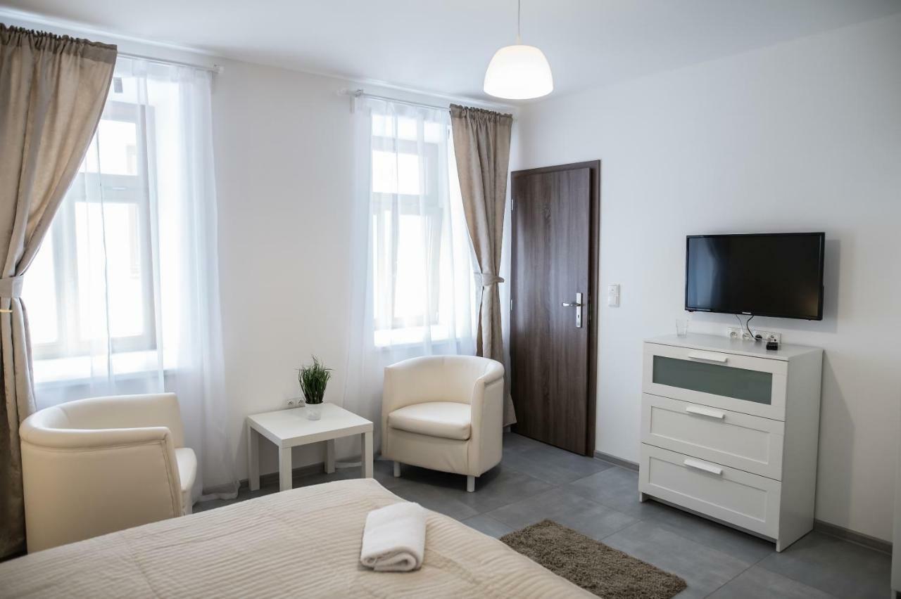 Rezidence Cerny Medved Hotel ซนอยโม ภายนอก รูปภาพ