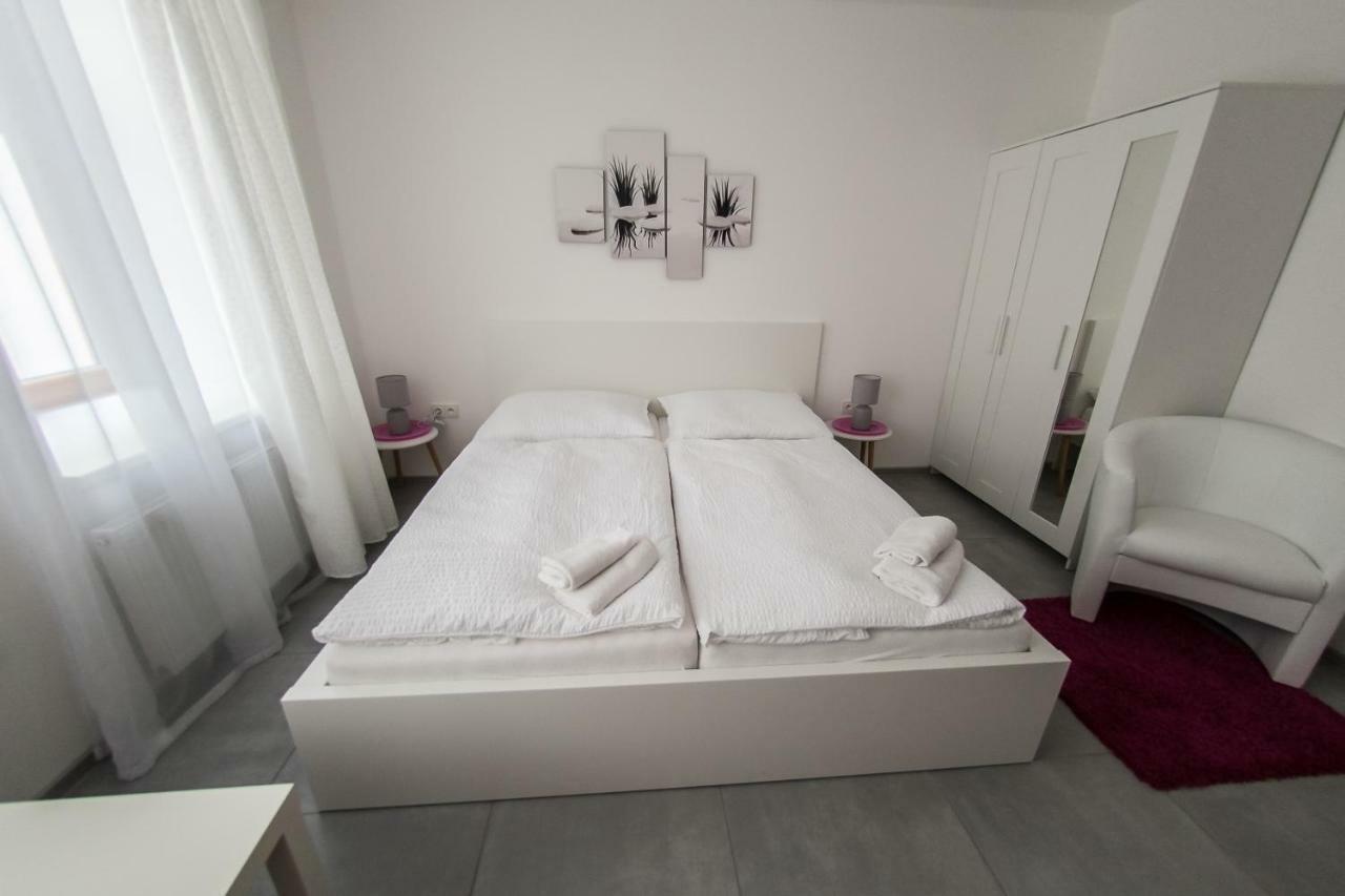 Rezidence Cerny Medved Hotel ซนอยโม ภายนอก รูปภาพ