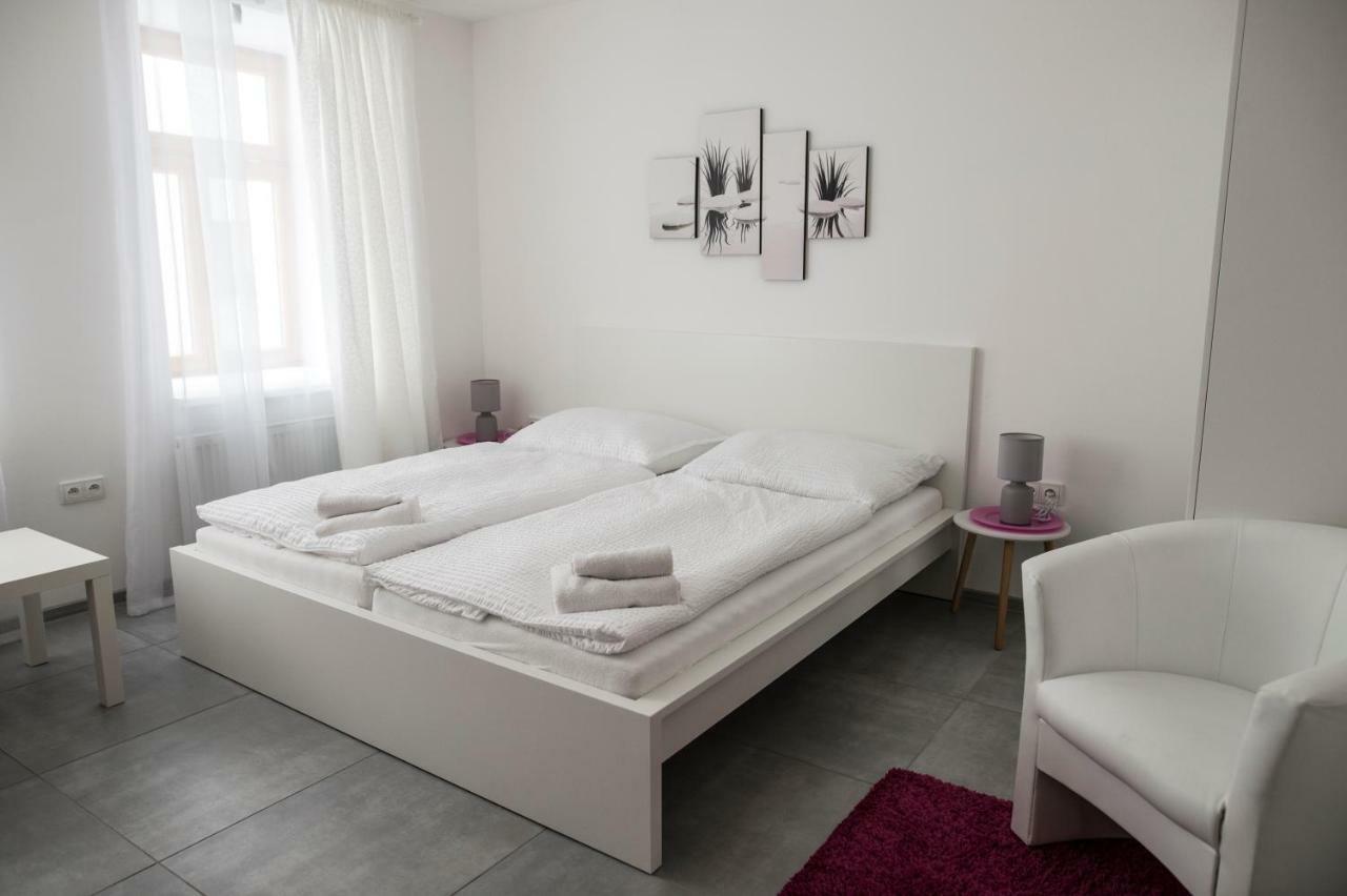 Rezidence Cerny Medved Hotel ซนอยโม ภายนอก รูปภาพ