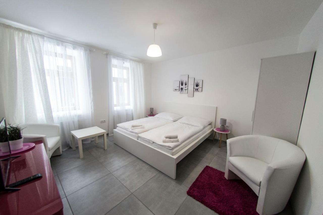 Rezidence Cerny Medved Hotel ซนอยโม ภายนอก รูปภาพ