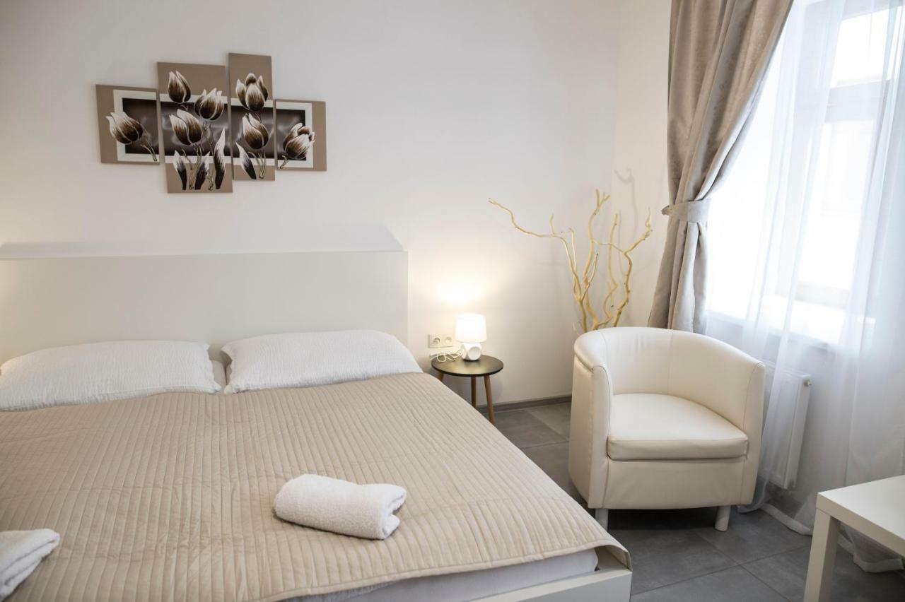 Rezidence Cerny Medved Hotel ซนอยโม ภายนอก รูปภาพ