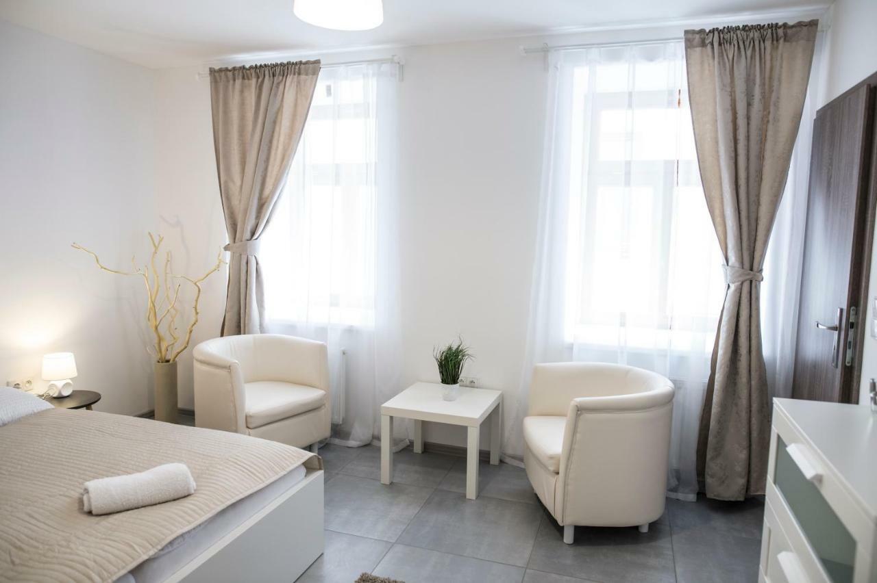Rezidence Cerny Medved Hotel ซนอยโม ภายนอก รูปภาพ